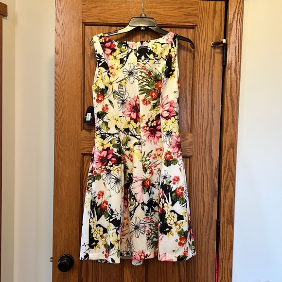 American Living Dress - Picture 3 of 9